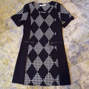 Mod black and white shift dress EUC